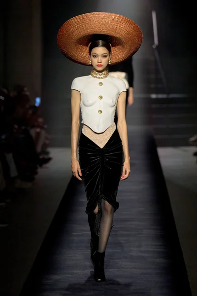 Look 5